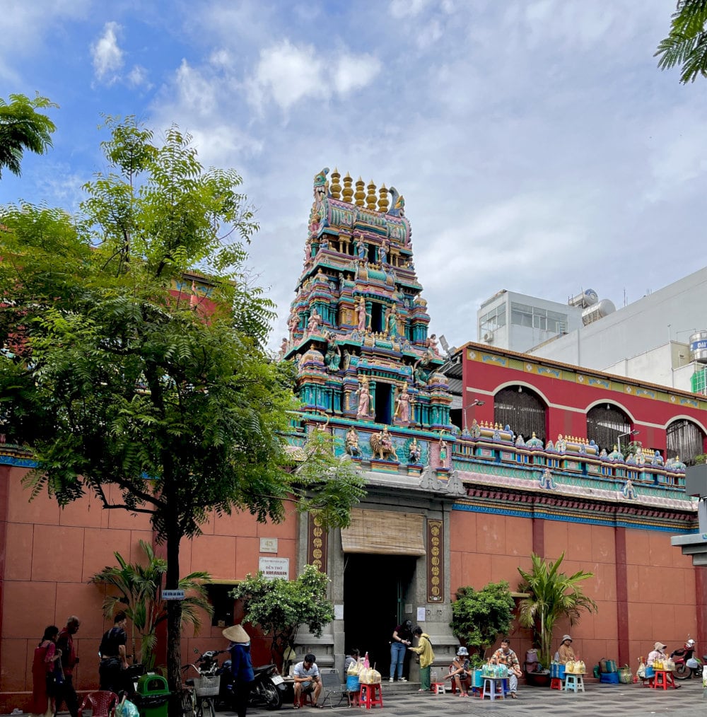 Built in the late 19th century by Tamil immigrants, Mariamman Hindu Temple Saigon grew from a small worship site into a distinctive Hindu architectural landmark
